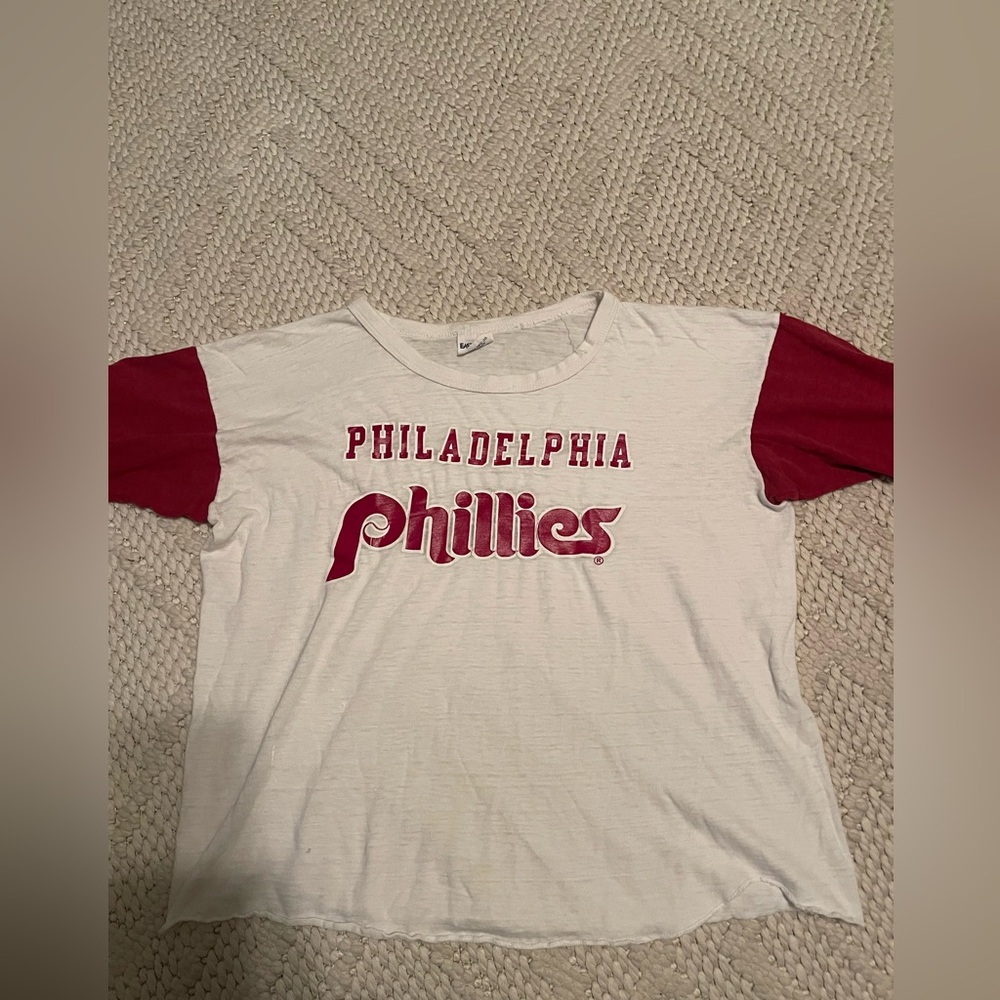 Vintage 80s Phillies shirt